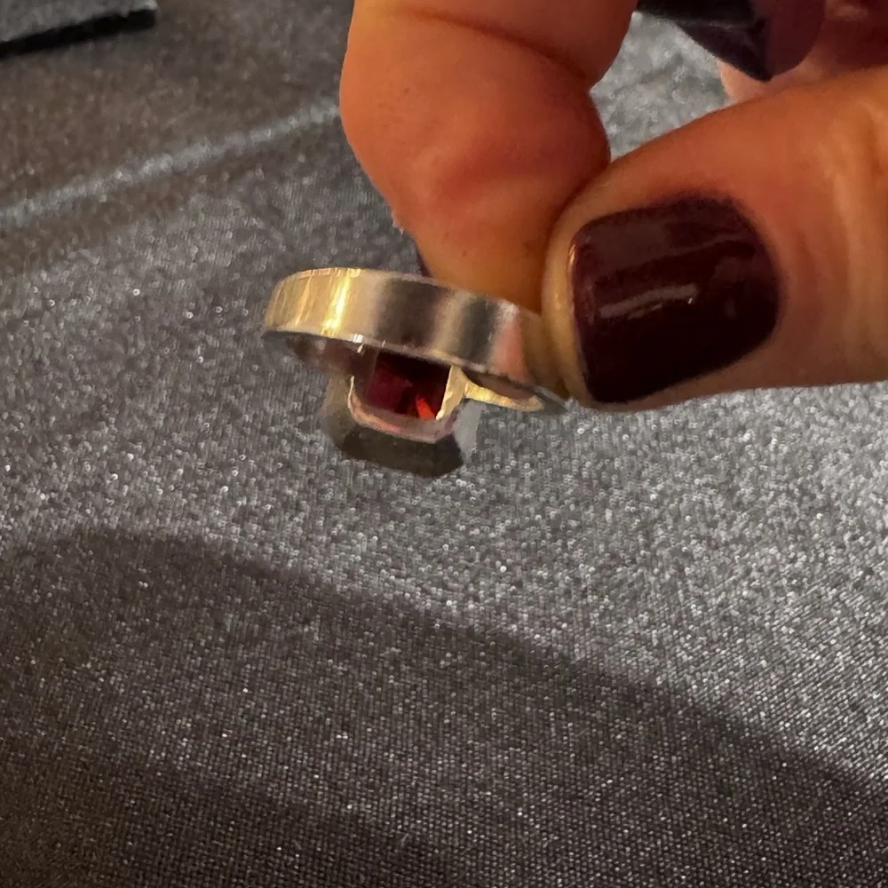 Elegant Silver and Red Garnet Gemstone Ring